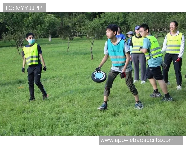 重庆飞盘队防守体系解析:飞盘战术的创新与实践探索 重庆飞盘队防守体系解析:飞盘战术的创新与实践探索